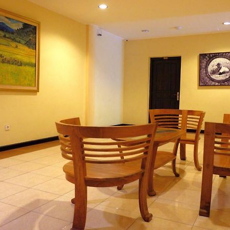Hotel Intansari Dempassar Exterior foto