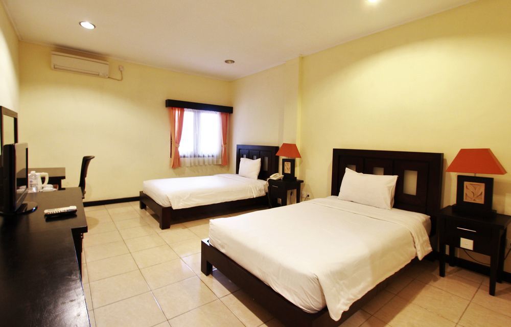 Hotel Intansari Dempassar Exterior foto