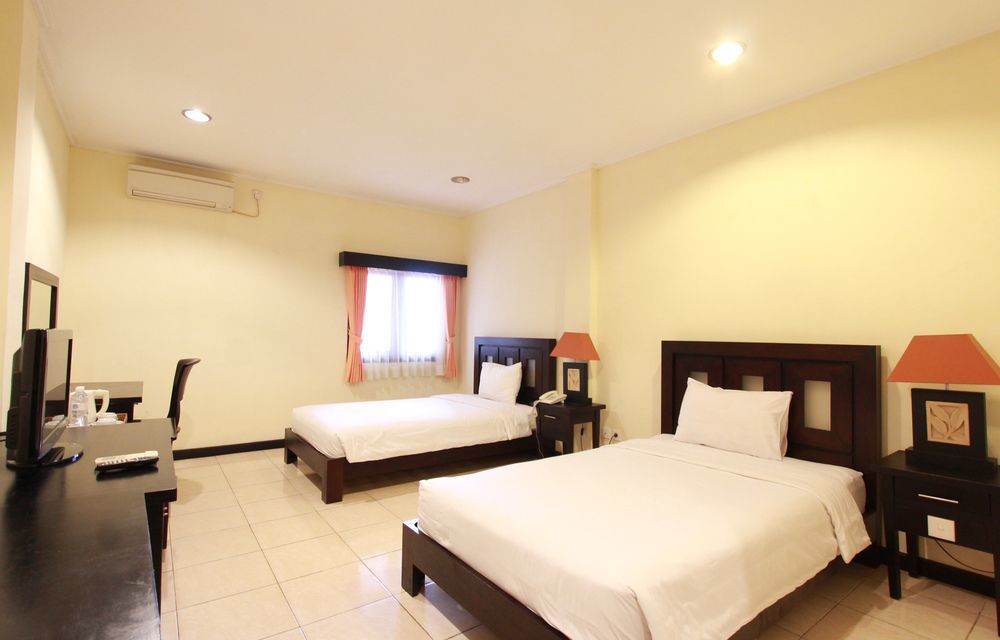 Hotel Intansari Dempassar Exterior foto