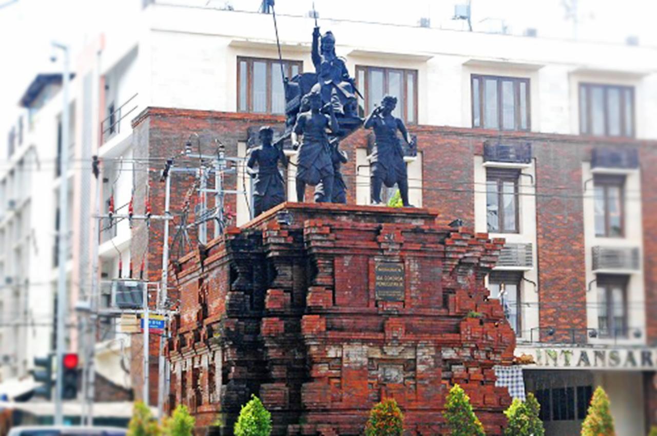Hotel Intansari Dempassar Exterior foto