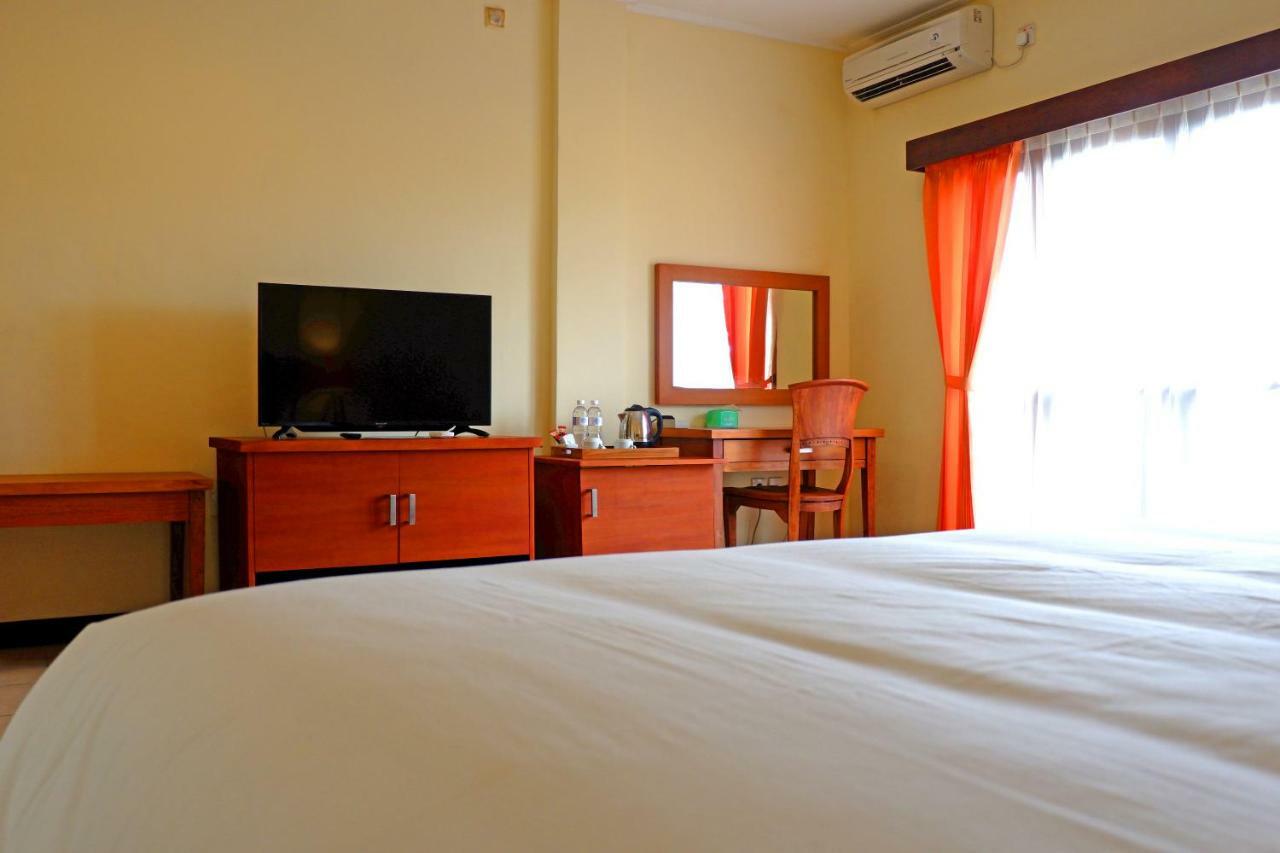 Hotel Intansari Dempassar Exterior foto