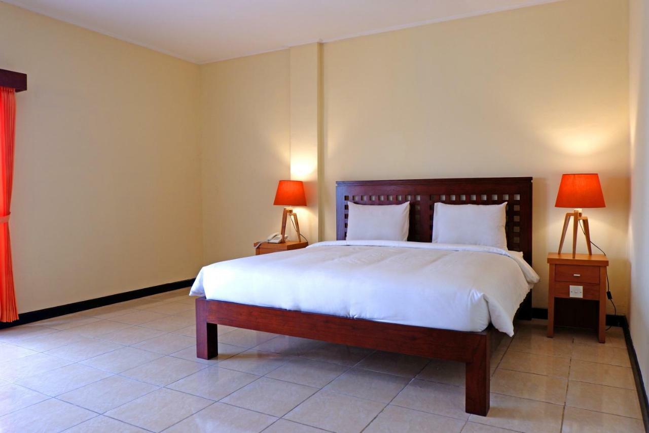 Hotel Intansari Dempassar Exterior foto