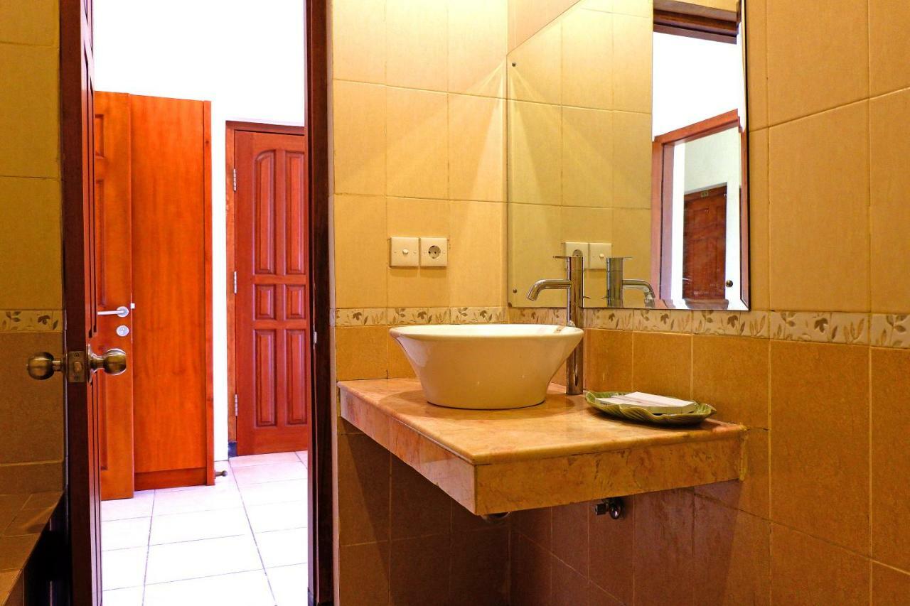 Hotel Intansari Dempassar Exterior foto