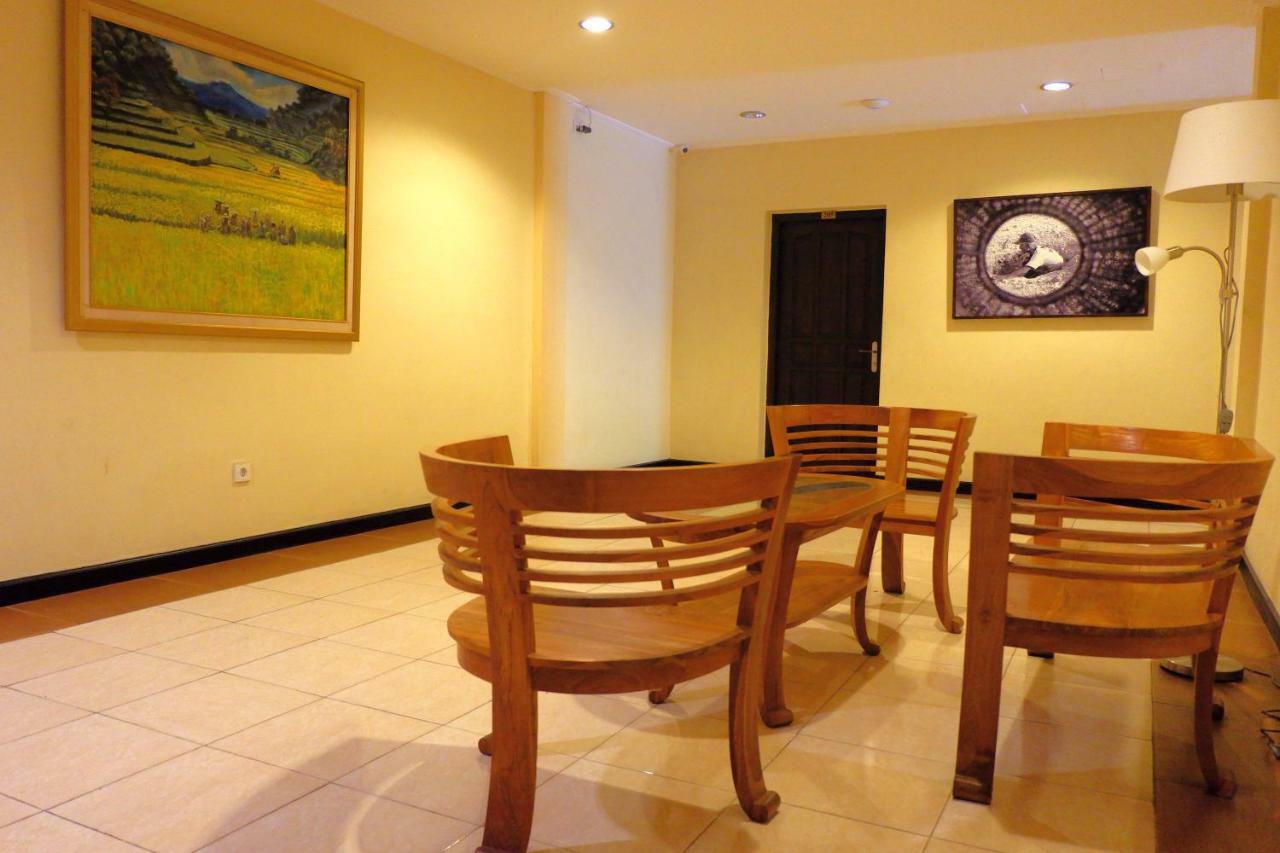 Hotel Intansari Dempassar Exterior foto